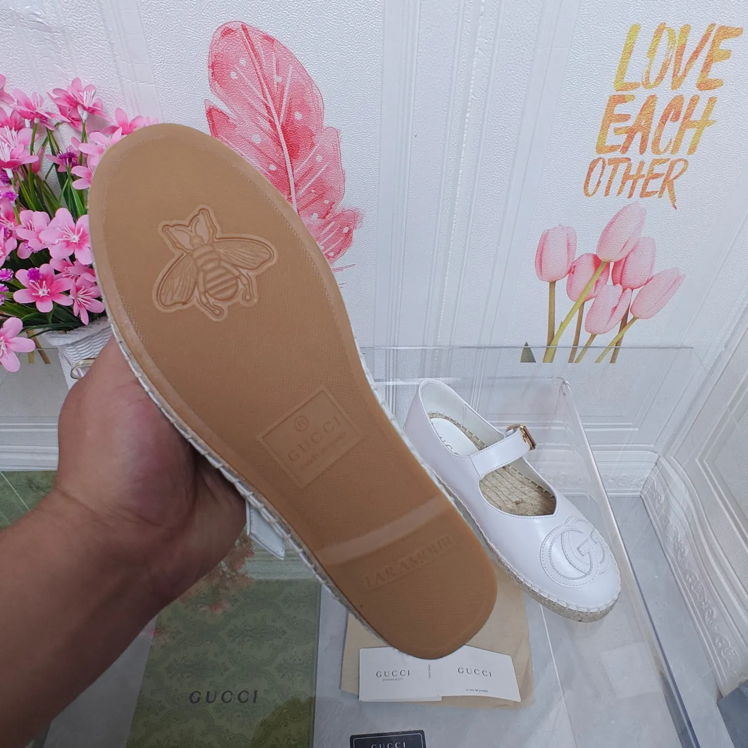 💕💕Factory direct selling price p400💕💕 👏👏👏gucci 25s new fisherman shoes👍👍👍Exclusive 🌹🌹Original one-piece outsole molding, original one-to-one molding, environmentally friendly imported sheepskin upper, sheepskin lining👍original shape, comfortable and breathable to wear, Code number 35-40 (codes 34, 41, and 42 can be customized, non-refundable)